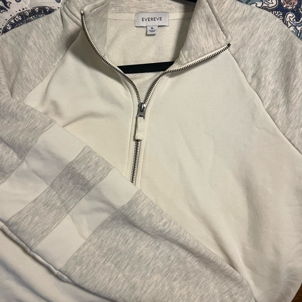 Evereve Women’s Cece Varsity Quarter Zip XL in Oatmeal and Gray